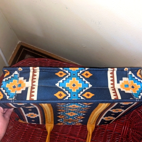 Wrangler Navajo Saddle Blanket Tote Bag ๐ - Picture 6 of 16